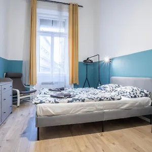 https://spacious-3-5-rooms-apartment-in-budapest.inbudapesthotels.com
